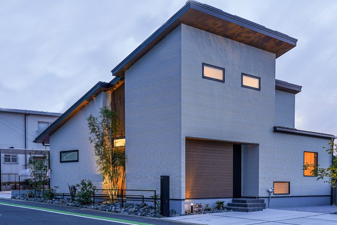 家に居ながらお花見ができる半平屋