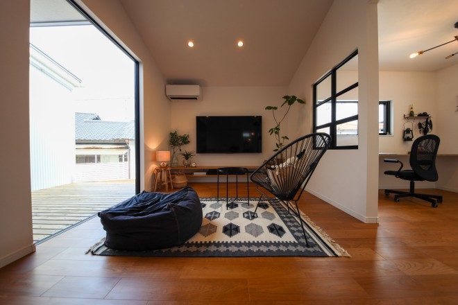 アトリエ建築家と建てたコの字型の平屋